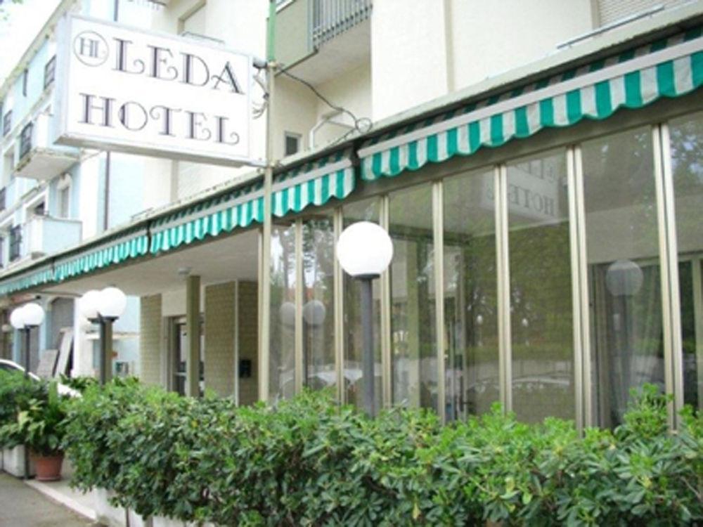 Hotel Leda Римини Экстерьер фото