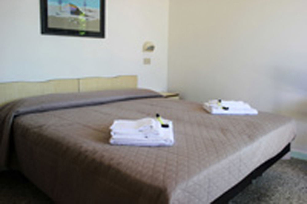 Hotel Leda Римини Экстерьер фото