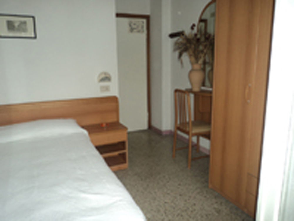 Hotel Leda Римини Экстерьер фото