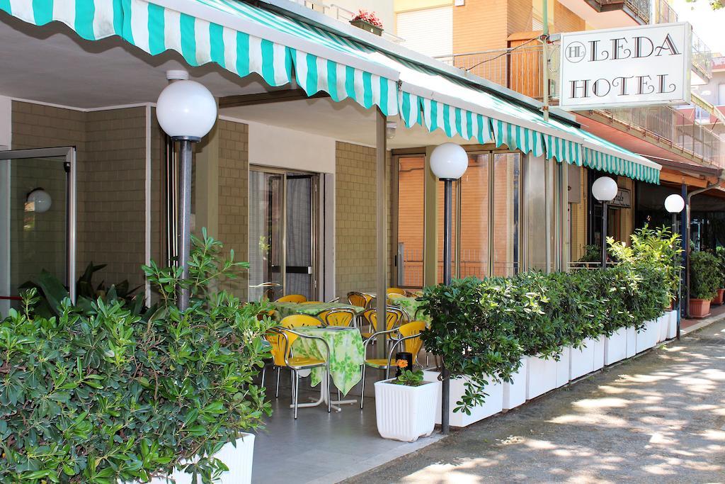 Hotel Leda Римини Экстерьер фото