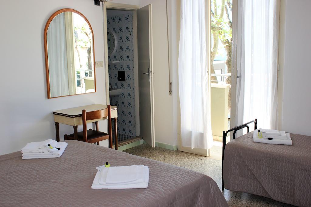 Hotel Leda Римини Номер фото