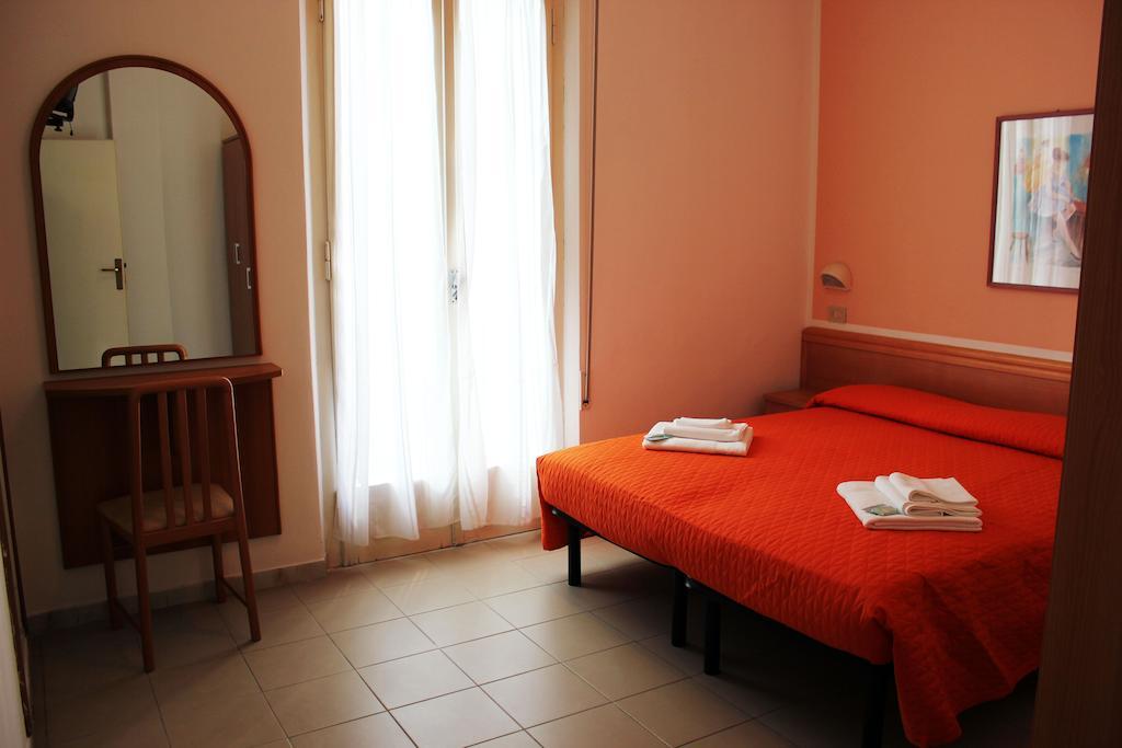 Hotel Leda Римини Номер фото